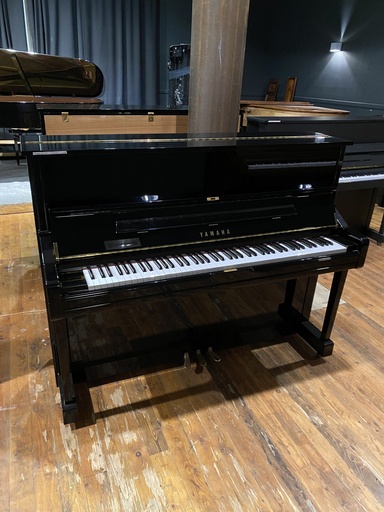 Yamaha U1